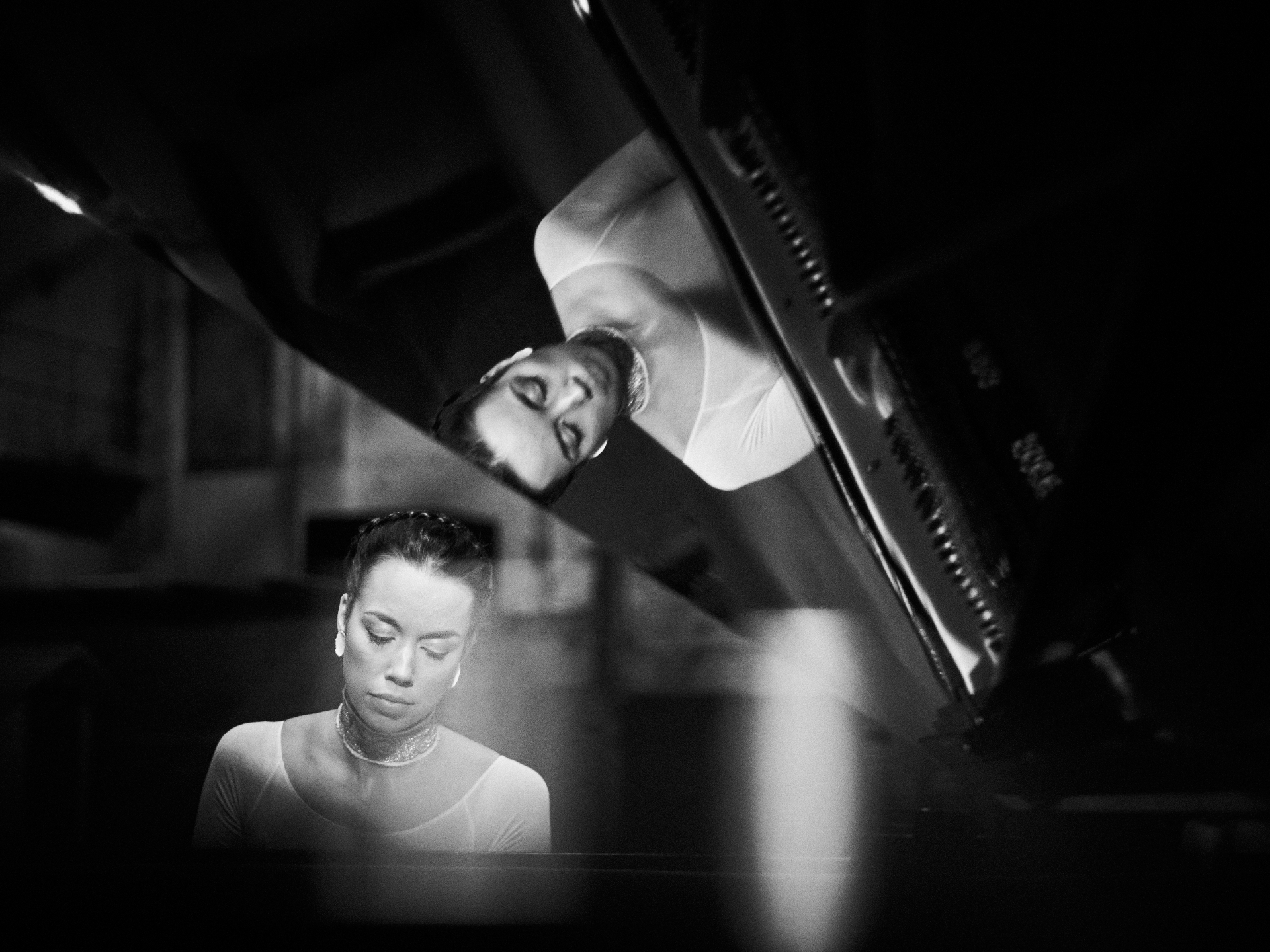 Rael Kōiv at the piano